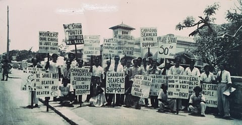 Striking workers led by the influential trade unionist Bala Tampoe (1922-2014).
Photo: IndustriALL Global Union