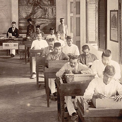 The reading room at the Times of India offices in Bombay. The photograph was taken in 1989 on the occasion of the newspaper's 60th anniversary.