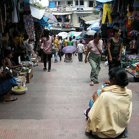 Market in Aizawl. More than 2886 Chakma names were deleted from the electoral roll, published in 1995 and 1996, from Aizawl district alone. 
Photo : Wikimedia Commons