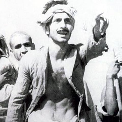 Still from Dharti Ke Lal
Photo: Twitter/ @Bollywoodirect