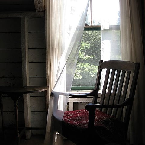 Memories of the beloved. Photo credit: Wikimedia/ Beverkd