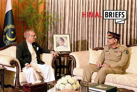 President Arif Alvi meets with newly-appointed Chief of the Army Staff Syed Asim Munir in Islamabad, Pakistan, on 24 November, 2022. Photo: Xinhua / IMAGO.