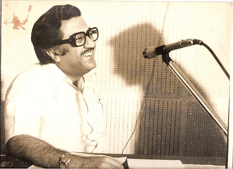 Ameen Sayani, an iconic Radio Ceylon host, likely in the 1970s. Sayani has been celebrated as an eminent voice of the Pakistani soundscape, as well as a symbol of shared culture with India. Photo courtesy: Rajil Sayani and Srinivas Agarwal’s family / Isabel Huacuja Alonso, BioScope.