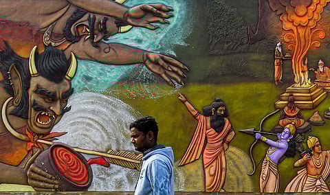 A mural in Ayodhya depicting the ancient epic Ramayana. In India and in the West, fantasy, myths and conspiracies are often the terrain of the right or of market capitalism. In his novel, Siddhartha Deb liberates fantasy from the realm of right-wing forces, creating a radical new aesthetic that takes on the weird and apocalyptic realities of the Subcontinent today. Photo: IMAGO / ZUMA Wire