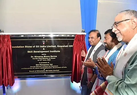 मुख्यमंत्री हिमंत बिस्वा सरमा ने ओआईएल के गुवाहाटी कार्यालय की आधारशिला रखी