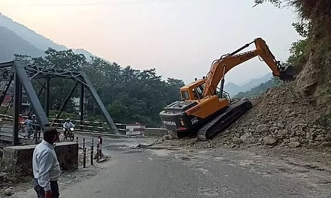 असम: माजुली-जोरहाट पुल का काम ठप