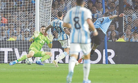 अर्जेंटीना हार गया उरुग्वे; कोलंबिया ब्राज़ील को झटका