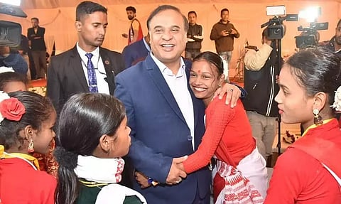 हिमता बिस्वा सरमा लोकगीतों पर थिरके