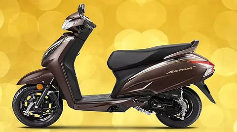 असम: प्रथम श्रेणी वाले एचएस छात्रों को कट-ऑफ मार्क्स के आधार पर स्कूटर मिलेंगे