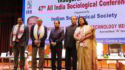 असम के राज्यपाल ने अखिल भारतीय सामाजिक सम्मेलन को झंडी दिखाकर रवाना किया