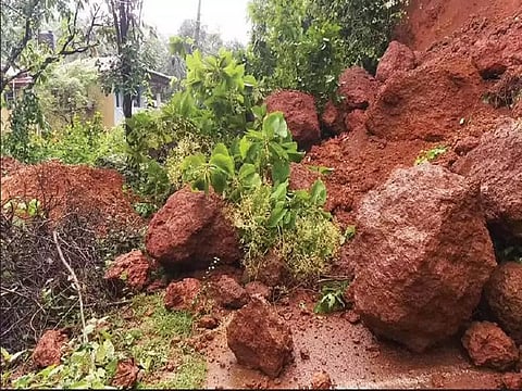 गुवाहाटी: मूसलाधार बारिश के कारण भूस्खलन, एक घायल