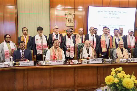 असम: यूनाइटेड लिबरेशन फ्रंट ऑफ असम (उल्फा) के साथ शांति समझौते पर हस्ताक्षर