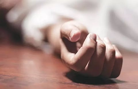 पिता की हत्या के आरोप में मां-बेटा हिरासत में, शरीर के टुकड़े-टुकड़े कर फ्रिज में रखा