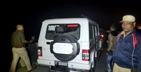 असम: बारपेटा में NH 36 पर पुरुषों के समूह ने युवती को आग के हवाले किया