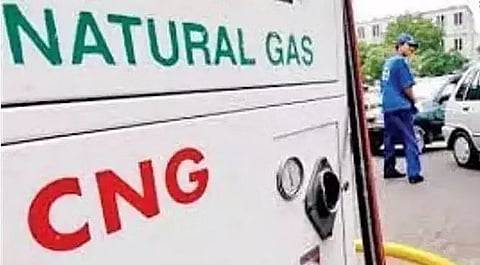 गुवाहाटी शहर में कंप्रेस्ड नेचुरल गैस की बसें चलेंगी