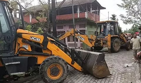 विनीत बगरिया आत्महत्या: डिब्रूगढ़ पुलिस ने आरोपी का घर किया ध्वस्त