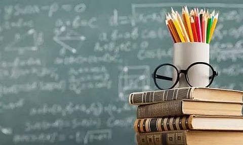 अतिरिक्त शिक्षकों ने की अनुकंपा पारिवारिक पेंशन की मांग, आसियाता की मांग