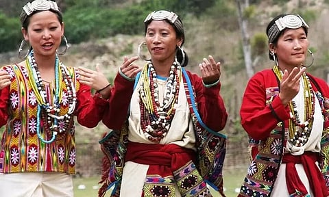 अरुणाचल प्रदेश: राज्य सरकार ने छात्रों के निकाय के महीने में एक बार पारंपरिक पोशाक पहनने के अनुरोध को स्वीकार कर लिया है