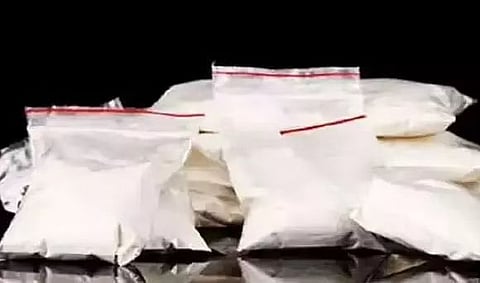 ढोलई पुलिस ने भारी मात्रा में किया नशीला पदार्थ जब्त