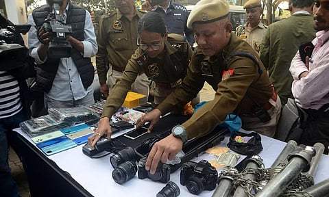 गुवाहाटी के पुलिस आयुक्त दिगंता बोराह कहते हैं, सभी पुलिस स्टेशनों द्वारा अपराधियों पर एक साथ कार्रवाई के परिणाम मिलते हैं