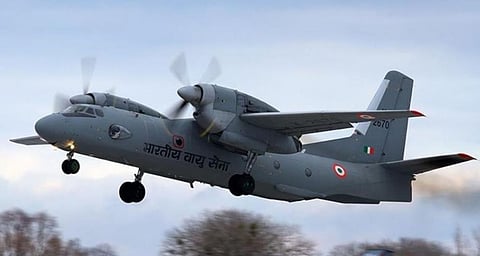 भारतीय वायुसेना का विमान लापता, 13 लोग सवार, रक्षा मंत्री राजनाथ सिंह ने ली स्थिति की जानकारी