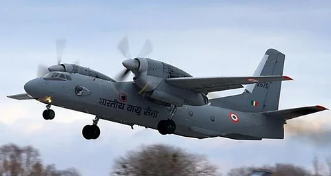 पत्नी की आंखों के सामने गायब हुए आईएएफ एएन 32 के पायलट
