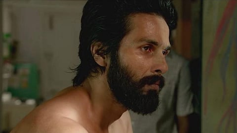 कबीर सिंह की तैयारी के लिए डॉक्टर्स से  मिले  शाहिद कपूर