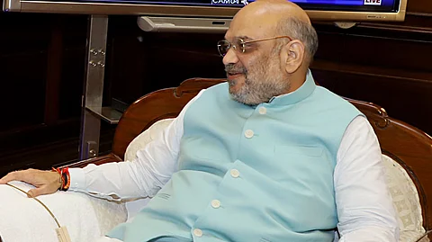 गृहमंत्री अमित शाह ने तूफान वायु से निपटने की तैयारियों का जायजा लिया