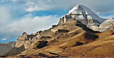 कैलाश मानसरोवर यात्रा के लिए श्रद्धालुओं का पहला जत्था रवाना