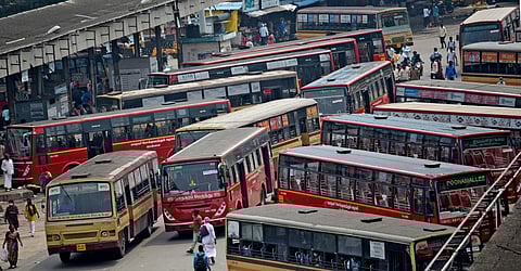 சென்னையில் புறநகர் ரயில்கள் ரத்து: தாம்பரம், கிளாம்பாக்கத்துக்கு கூடுதல் பேருந்துகள் இயக்கம்