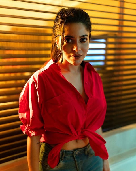 Actress Divya Bharathi Latest pics