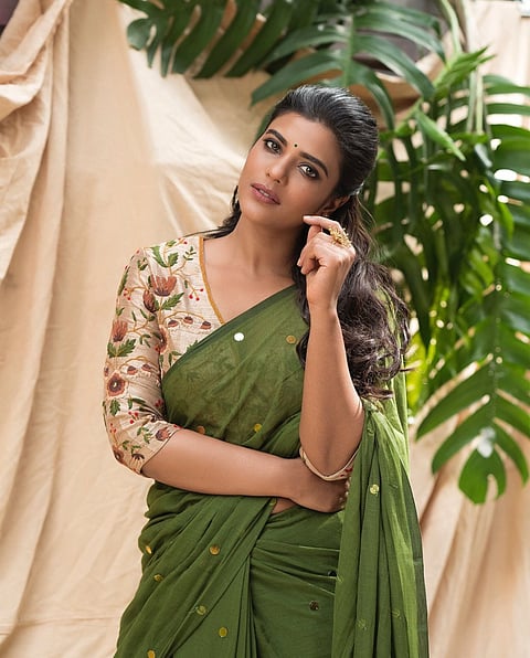 Aishwarya Rajesh saree pics