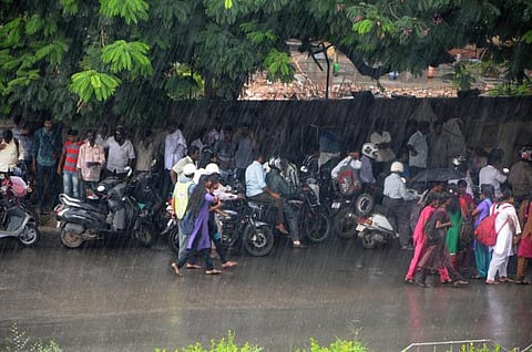 வட தமிழகத்தில் மழை நீடிக்கும்: வானிலை ஆய்வு மையம்