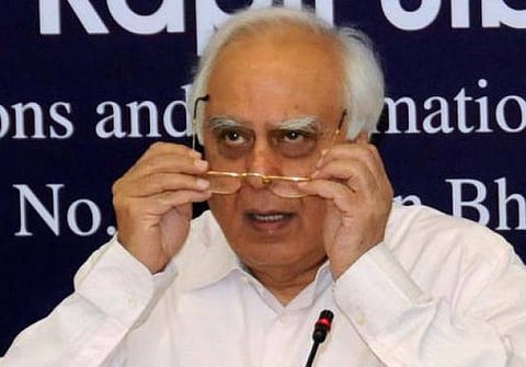 குற்றவாளிகள் அரசியலில் நுழைவதைத் தடுக்க அரசு முயற்சி: கபில் சிபல்