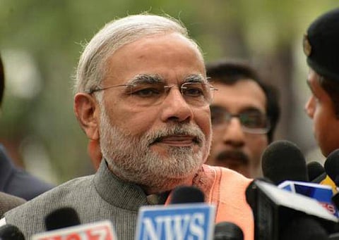 கழிப்பறை கட்ட முன்னுரிமை: மோடி நிலைப்பாடு மீது சிவசேனை கருத்து