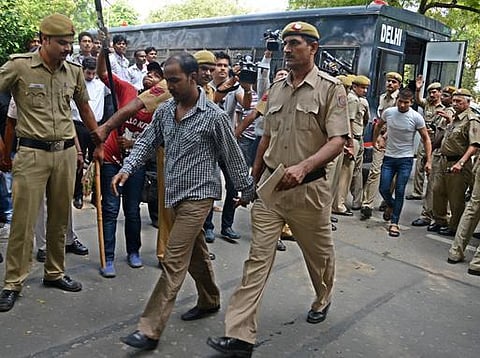 டெல்லி மாணவி வழக்கு: குற்றவாளிகள் வழக்கறிஞர்கள் விலகல்