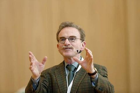 நோபல் நாயகர்கள்: அவிழ்ந்தது மூலக்கூறுகளின் மர்மம்