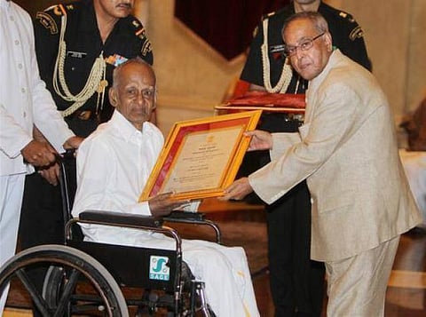 செம்மொழி தமிழ் விருதுகள்: குடியரசுத் தலைவர் வழங்கினார்