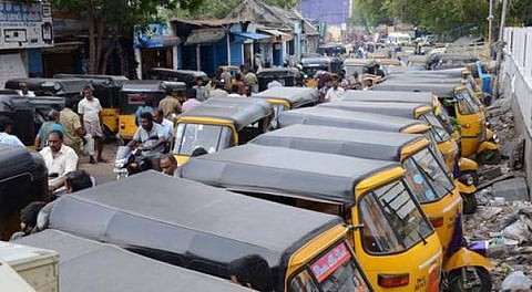 சென்னையில் 61,250 ஆட்டோக்கள் கட்டண அட்டையைப் பெற்றன