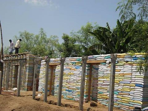 இப்படியும் கட்டலாம் வீடு!