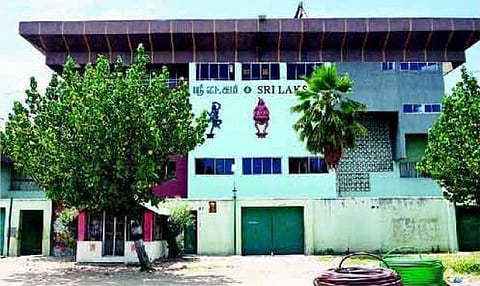 ஈரோட்டில் மூடு விழா காணும் திரையரங்குகள் - ரசிகர்களின் ஆதரவை இழந்ததால் பரிதாபம்!