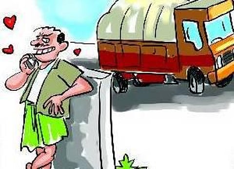 சென்னை: 723 முறை போன் செய்து பெண் காவலர்களுடன் ஹலோவளாவிய லாரி கிளீனர் கைது