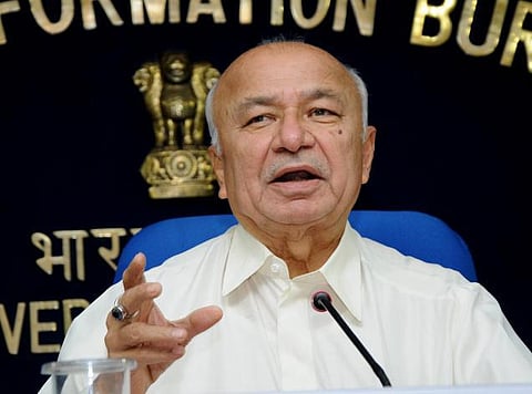 பிகார் அரசை எச்சரித்தோம்: உள்துறை அமைச்சர் ஷிண்டே