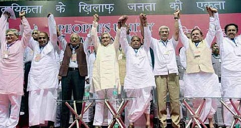 மதவாதத்தை எதிர்த்து 17 கட்சிகள் கூட்டம்: 3-வது அணி முயற்சியா?