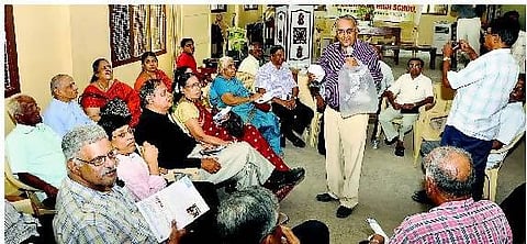 கோவை: பள்ளிக்கு 100 வயது... மாணவர்களுக்கு 50!