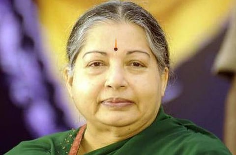 மாதிரிப் பள்ளிகளை ஆதரித்ததே கருணாநிதிதான்: ஜெ. காட்டம்