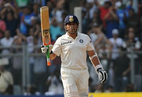 சச்சின் டெண்டுல்கர் 74 ரன்களில் அவுட்: ரசிகர்கள் ஏமாற்றம்