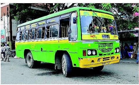 தி.மு.க. ரத்து செஞ்ச ஆணையைத் திரும்ப போடுங்க அம்மா! - முதல்வருக்கு ஒரு கிராமத்து மினி பஸ்ஸின் உருக்கக் கடிதம்