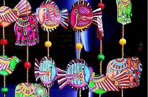 நிசப்த வெளியில் கால்கள்