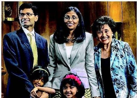 அமெரிக்க வெளியுறவு இணையமைச்சராக நிஷா தேசாய் பதவியேற்பு